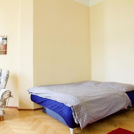 Ubytovani 1204 Na Ulici Krale Jiriho Apartment Карлови Вари Екстериор снимка