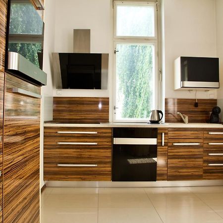 Ubytovani 1204 Na Ulici Krale Jiriho Apartment Карлови Вари Екстериор снимка