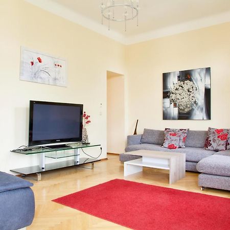 Ubytovani 1204 Na Ulici Krale Jiriho Apartment Карлови Вари Екстериор снимка