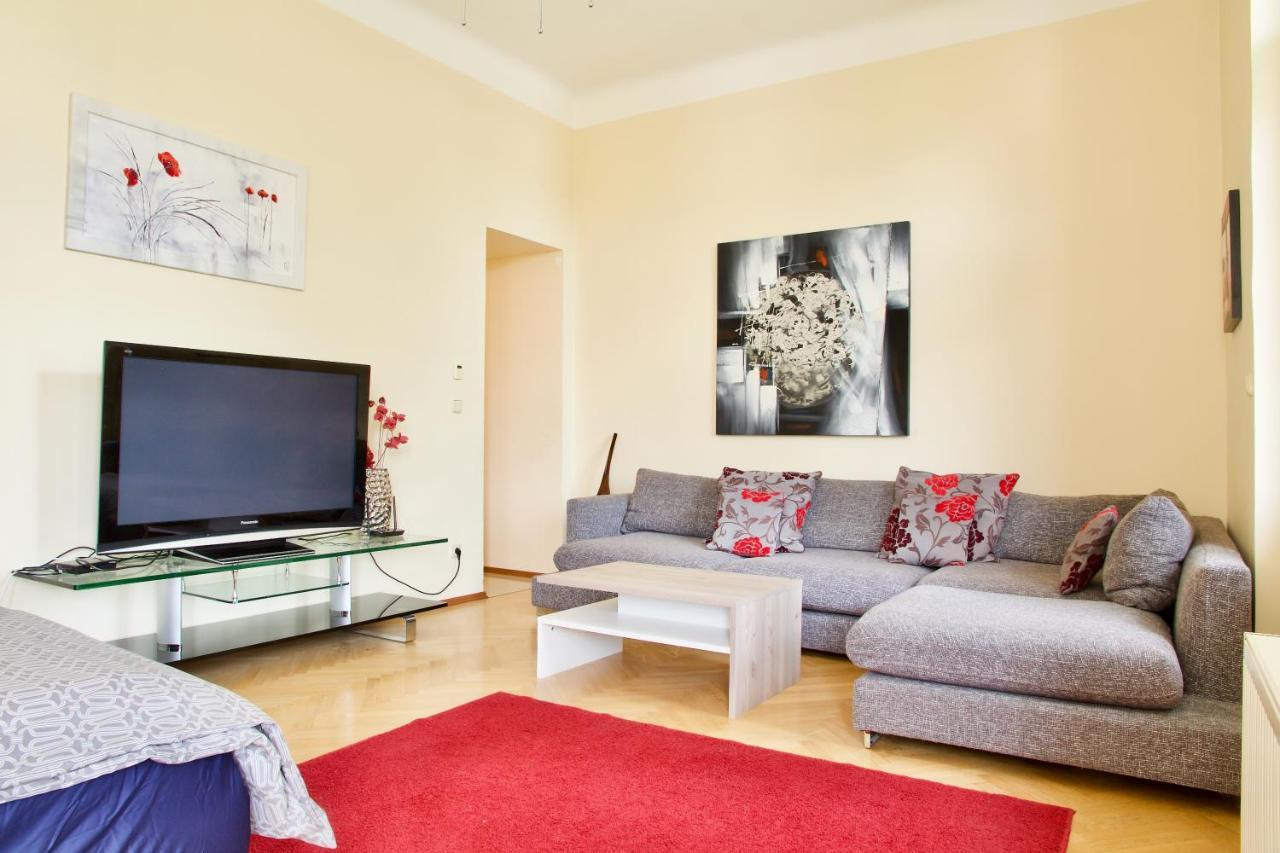 Ubytovani 1204 Na Ulici Krale Jiriho Apartment Карлови Вари Екстериор снимка